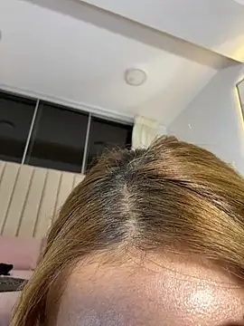 aliison_smith (F young) - fingers in my pussy