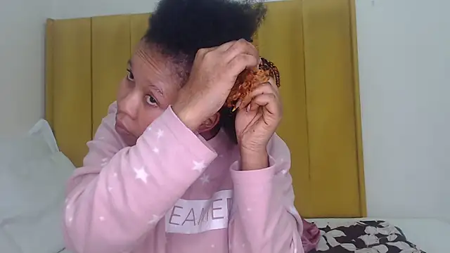 Bella_2025 webcam