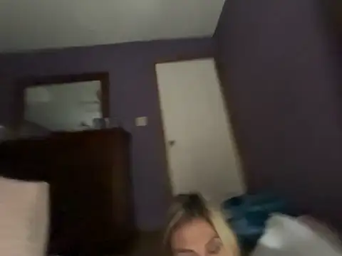 tastemecaroline webcam