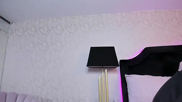 LuciiaMiller webcam