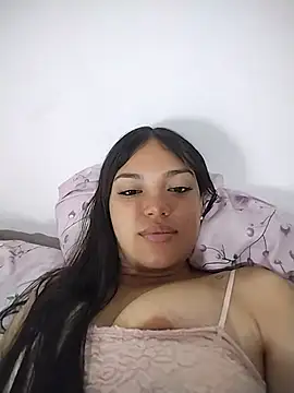 Female_puppy_in_heat webcam