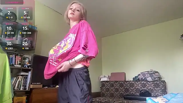 SkinnyWhiteAngel webcam