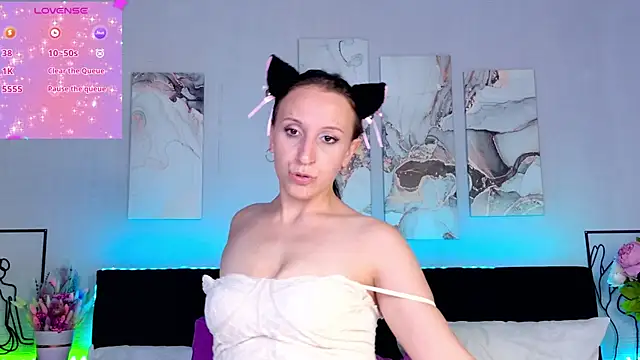 kiaracutie (F young) - naked rube nipples