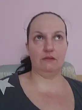 BustyLadyAlma webcam