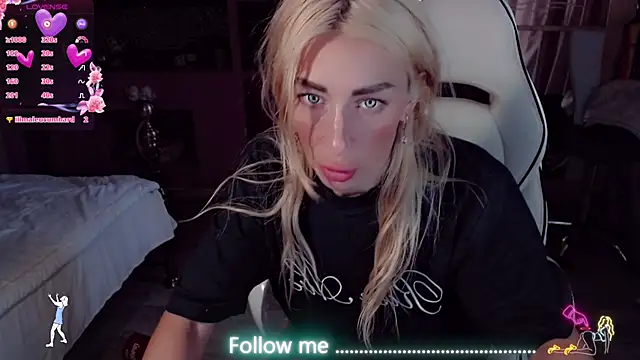 AnnieGOld_ webcam