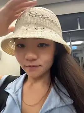 xiaoxiaocheng678 (F milf) - 脱掉内衣内裤到下播