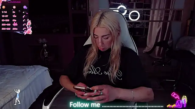 AnnieGOld_ webcam
