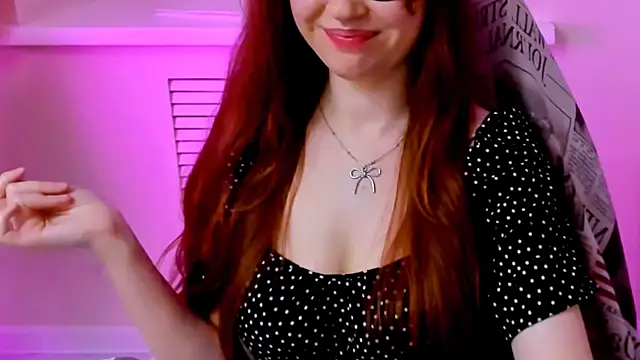 CarolGiggly webcam