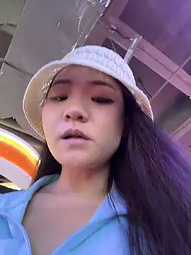 xiaoxiaocheng678 (F milf) - 脱掉内衣内裤到下播