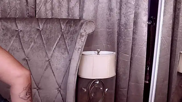 BustyGizelle live webcam show