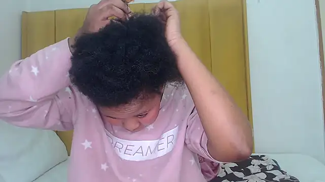 Bella_2025 webcam
