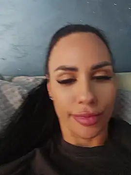 KatiaDivine webcam