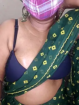 MISS-LOVEV webcam