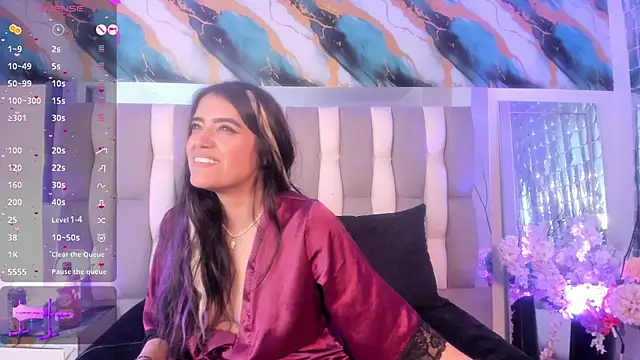 IsaDiiaz live cam on StripChat