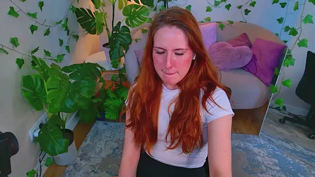 ChloeAster webcam