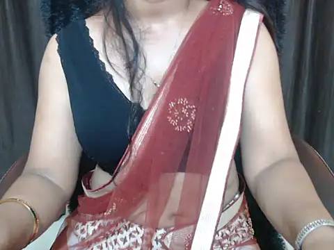 Kudi_Kiyara live cam on StripChat