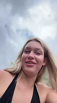 KikiWatson live webcam show