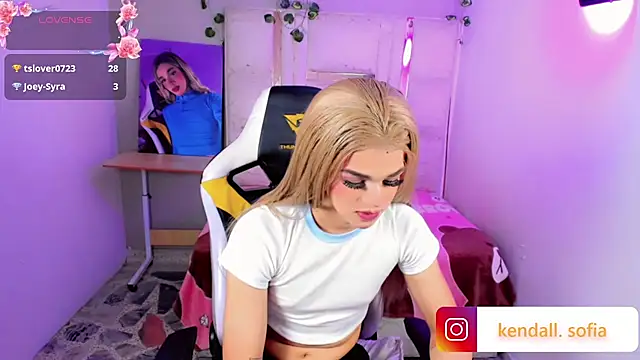 Sophiaa_doll_ live cam on StripChat