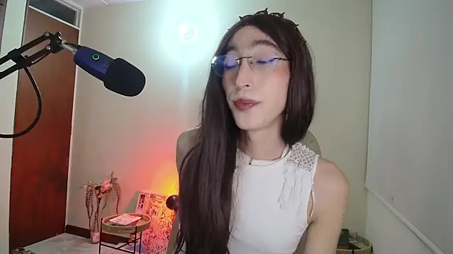 NicoleCortez live cam on StripChat
