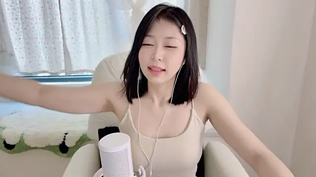 Onefiona live cam on StripChat