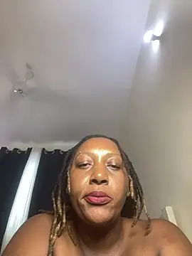 FREAKYBBW_001 live cam on StripChat