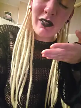 PinkTheHawk live cam on StripChat