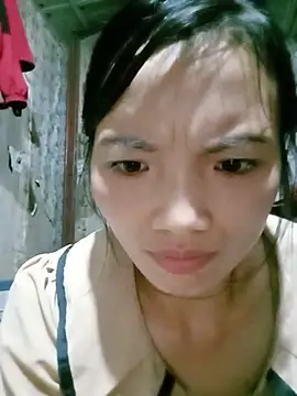 ngan-cute live cam on StripChat