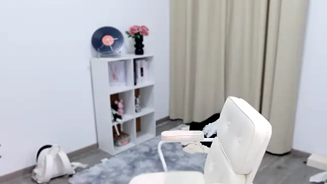 Sultry-01 live webcam show