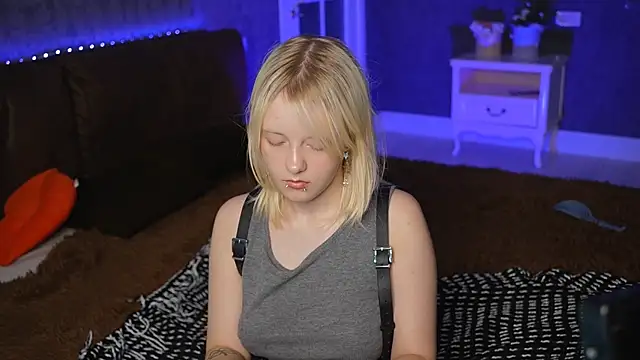 Kofimoon live cam on StripChat