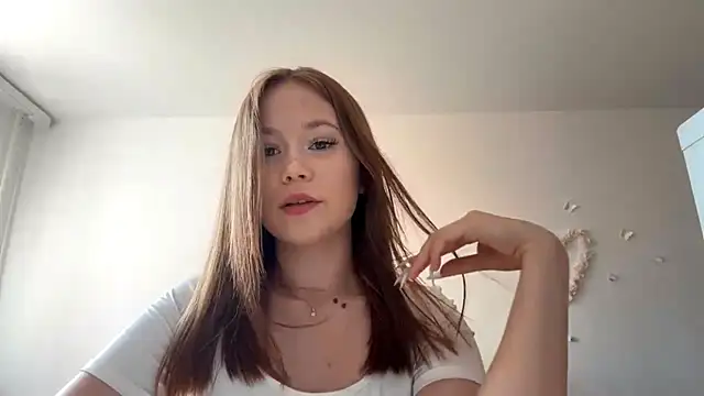 LauranAngelbeck live cam on StripChat