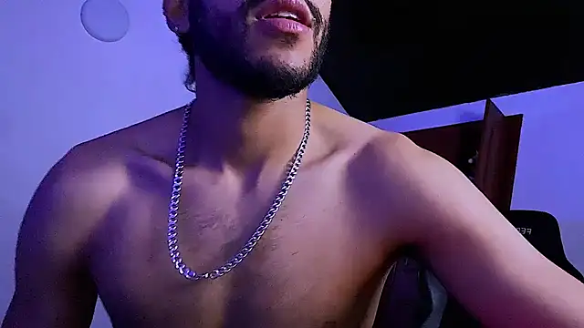 Lucius_Noal webcam