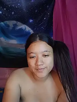 Urchanel live cam on StripChat