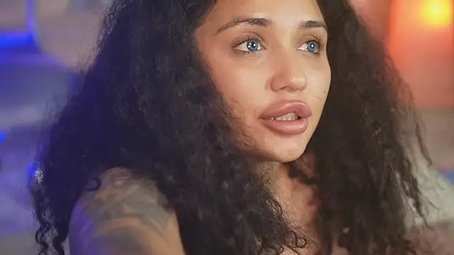 ChloeJoyce webcam