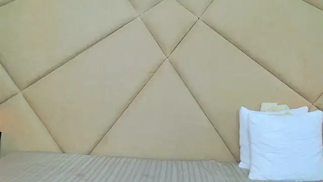 ChloeFrost webcam