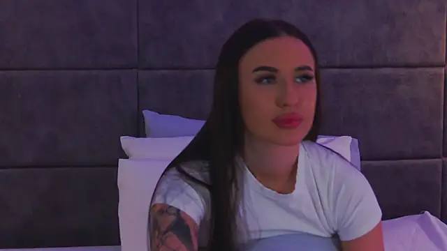 Luna_Olsen webcam