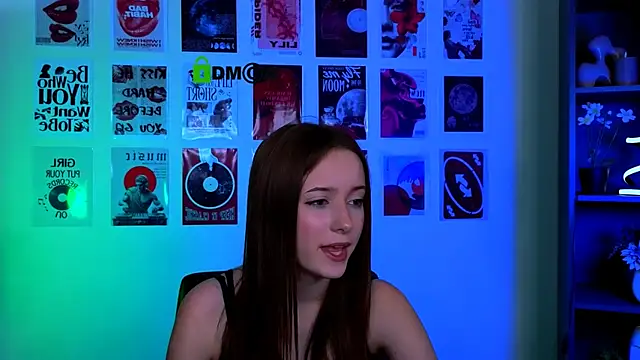 chloe_ley webcam