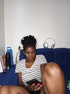 Suckmysweetboobs webcam