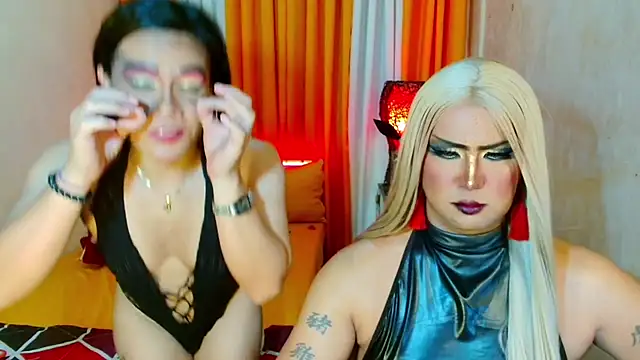 Playful_Top_Shemale webcam