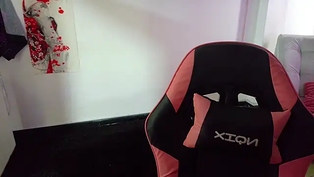 AlanaRoseeX webcam