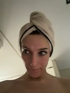 -AngelAri-