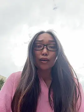 trytomakememoam live webcam show