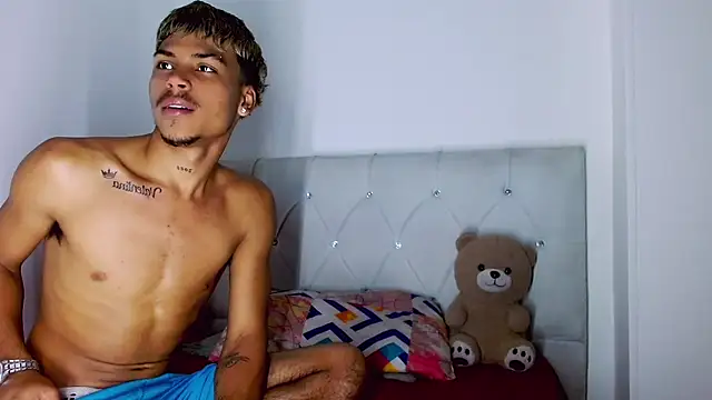Angel_foxc13 webcam