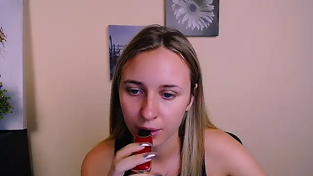 _Nicole_new webcam
