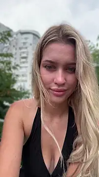 KikiWatson webcam