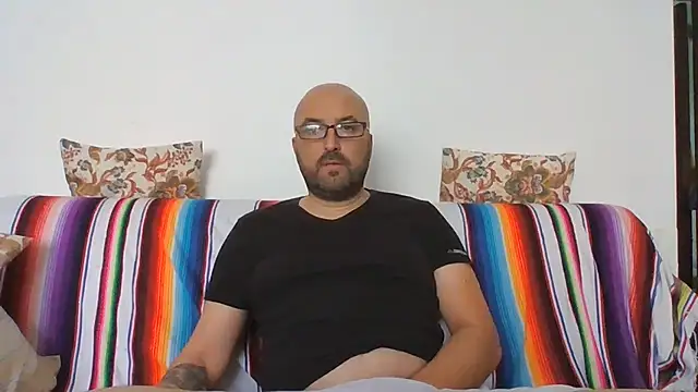 maxxxio12 live cam on StripChat