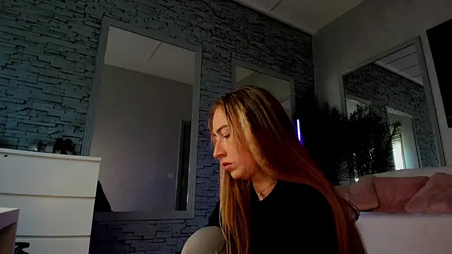 Reina_Cummings webcam