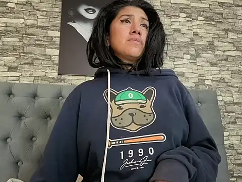 MihaCarther webcam