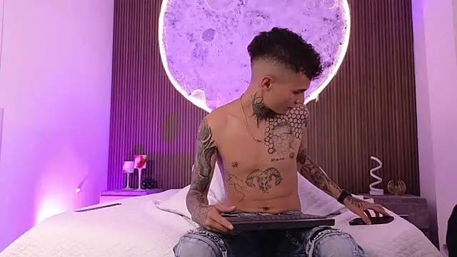 Paulo_527 live cam on StripChat
