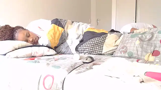 massiveBootymamasita webcam