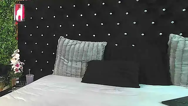 InannaStar webcam